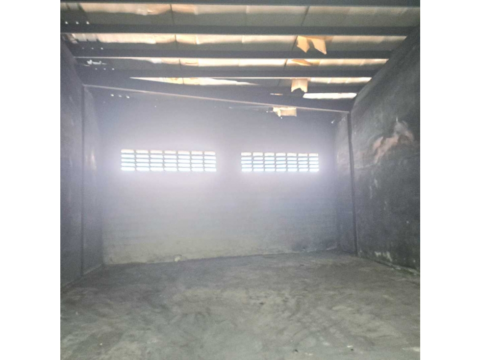 ALQUILER BODEGA ZONA LIBRE COLON 1800 METROS VV — foto 4