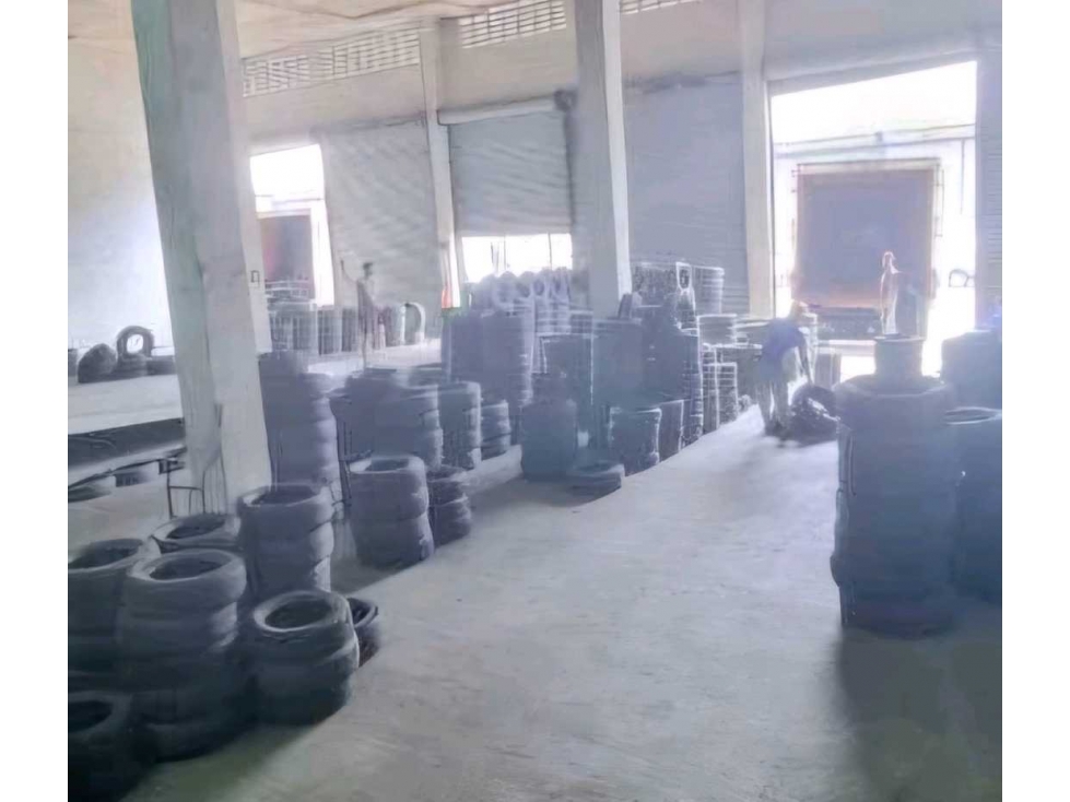 ALQUILER BODEGA ZONA LIBRE COLON 1800 METROS VV — foto 3