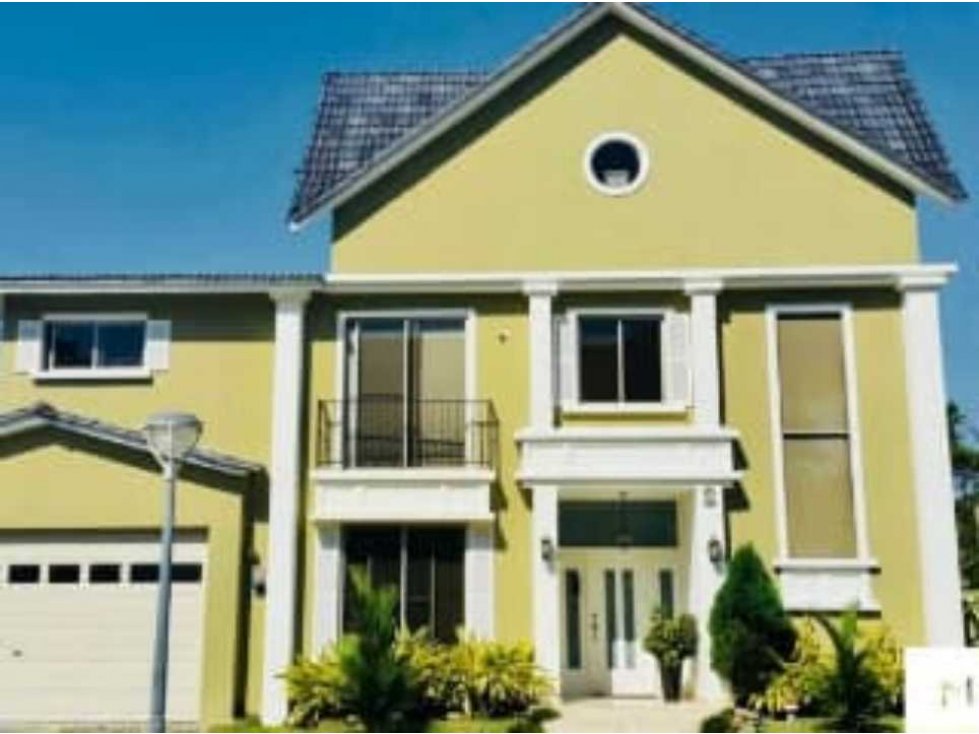 VENTA Y ALQUILER DE CASA CON ÁTICO, EN CLAYTON, EMBASSY GARDENS JP