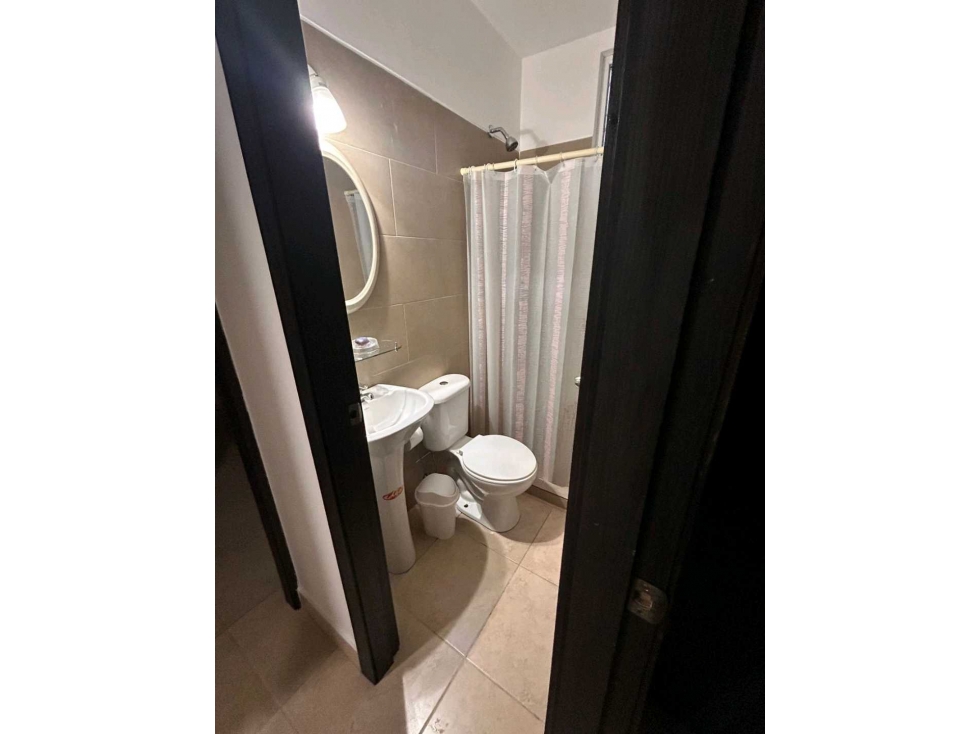 Alquilo Casa Amoblada en Ancon - 4