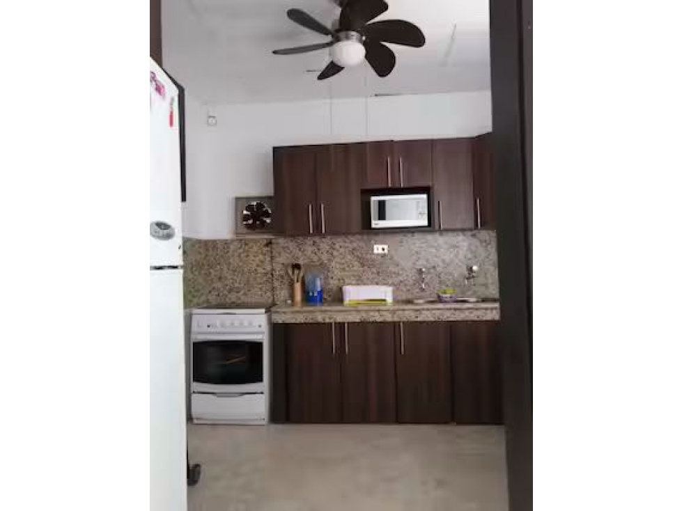 Alquilo casa cerca a la Playa/Malecon Salinas (corta estadía) - 2