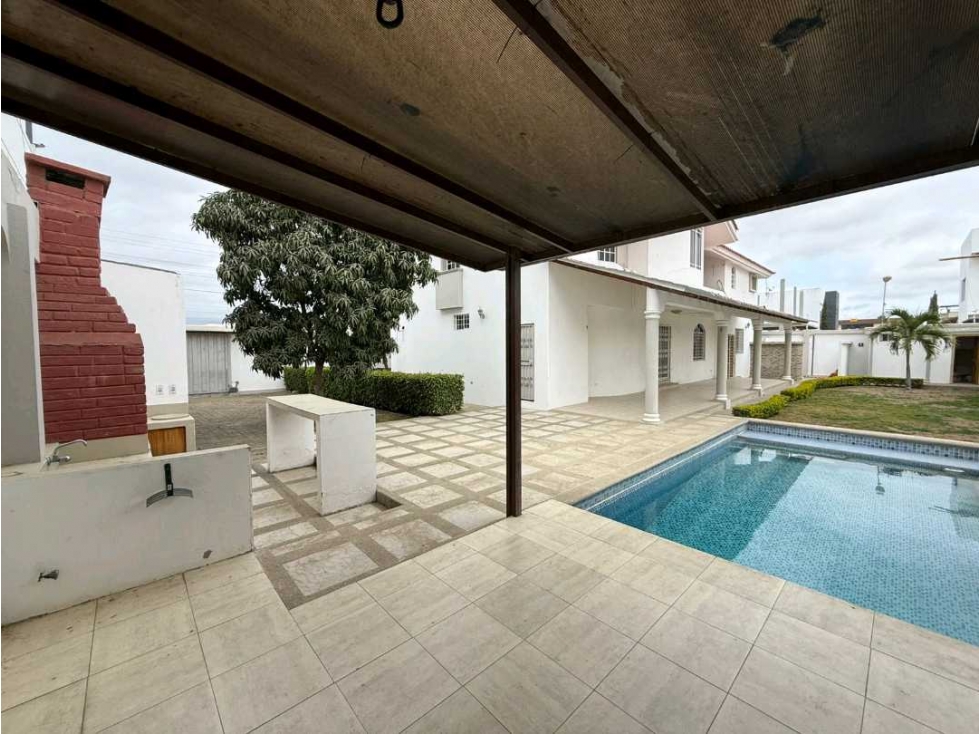 Casa de 4 dormitorios con piscina en Barbasquillo - 2
