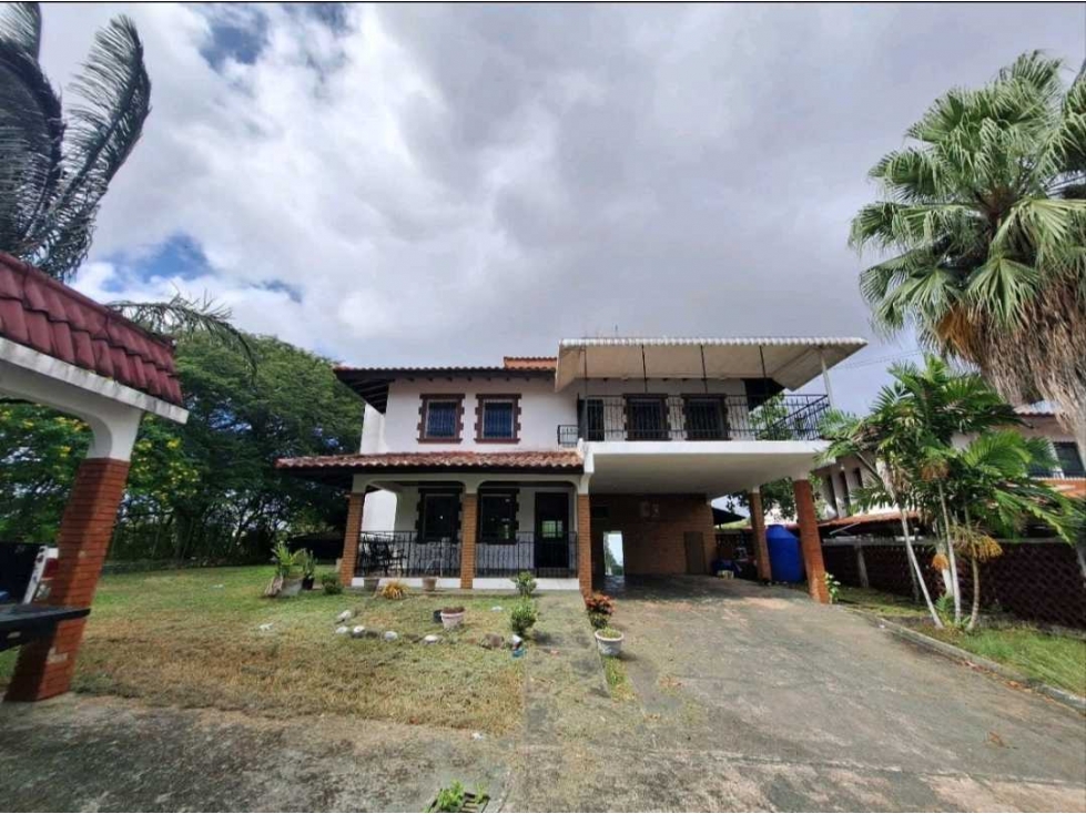 ALQUILO CASA DE 700M2 EN EL DORADO CON ELEVADOR - 1