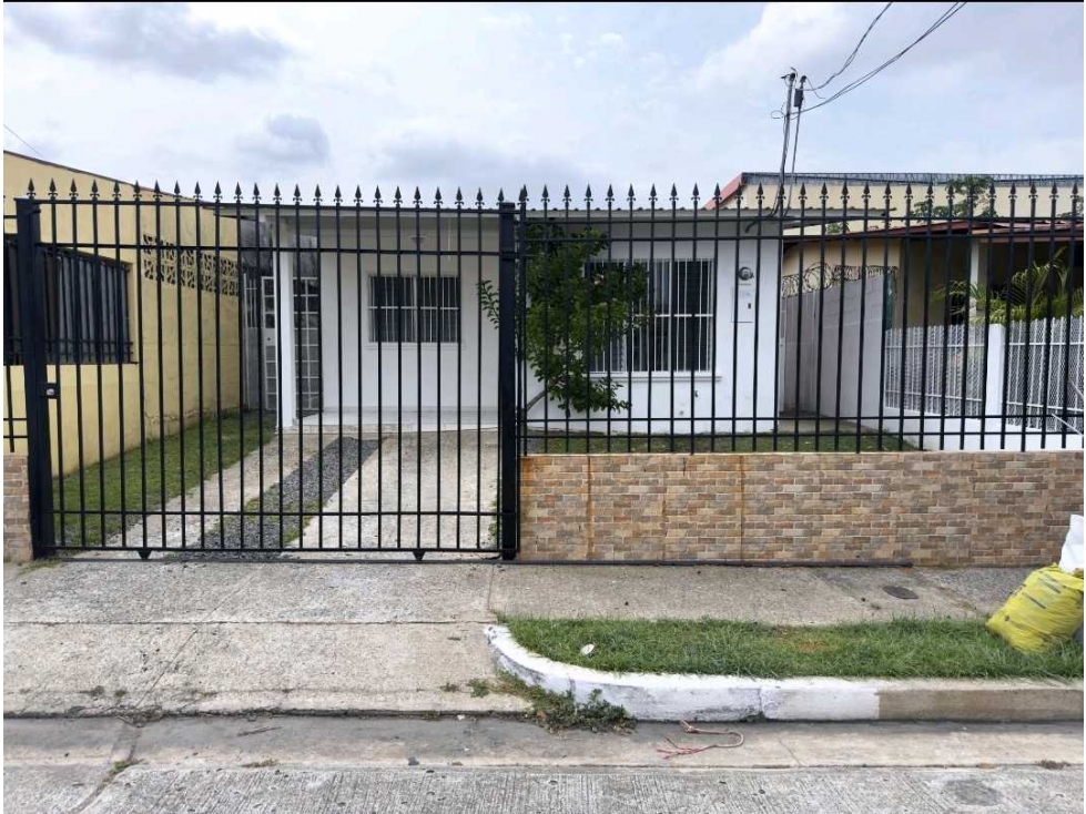 ALQUILO CASA EN ARRAIJAN BARRIADA BRISAS DE ARRAIJÁN