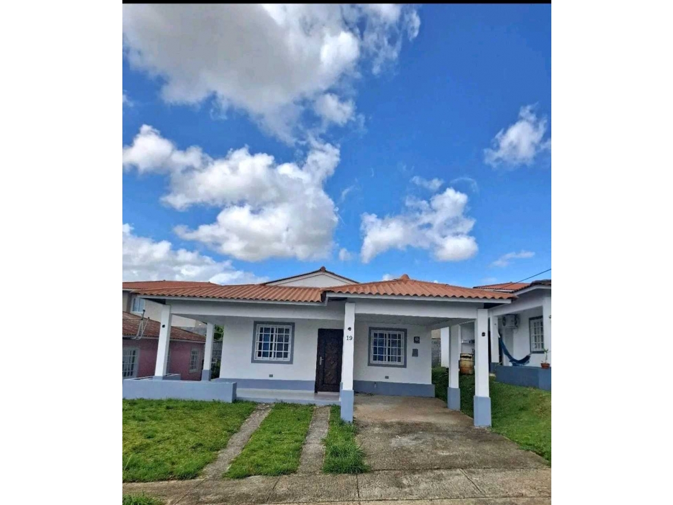 ALQUILO CASA EN ARRAIJAN BARRIADA GREEN VILLAGE