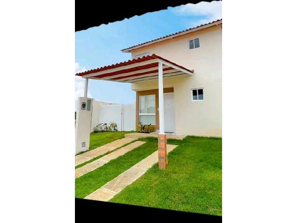 ALQUILO CASA EN ARRAIJAN CIUDAD DEL FUTURO PH CANTABRIA DUPLEX