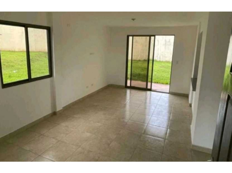 ALQUILO CASA EN ARRAIJAN RESIDENCIAL GREENLAND CON LINDA BLANCA — foto 5
