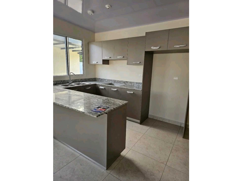 ALQUILO CASA EN COSTA VERDE MONTELIMAR