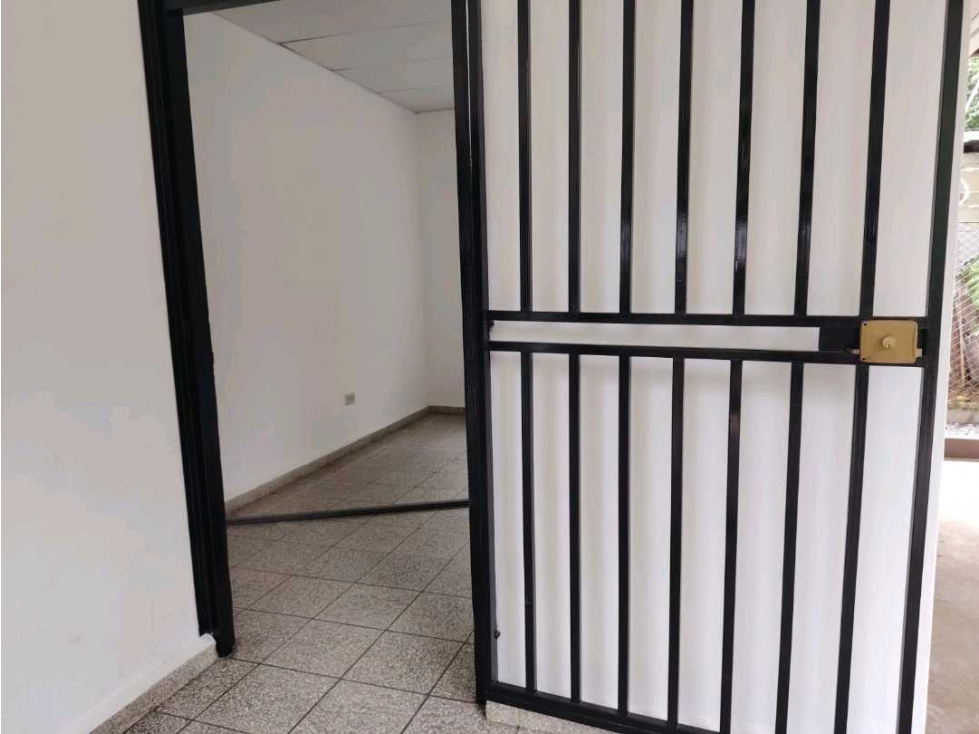 ALQUILO CASA EN DAVID, LAS LOMAS, CERCA DE LA VIA INTERAMERICANA - 3