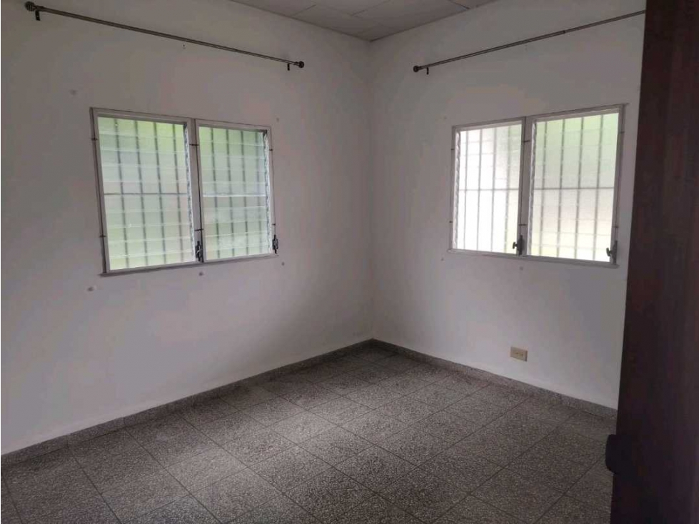 ALQUILO CASA EN DAVID, LAS LOMAS, CERCA DE LA VIA INTERAMERICANA - 4