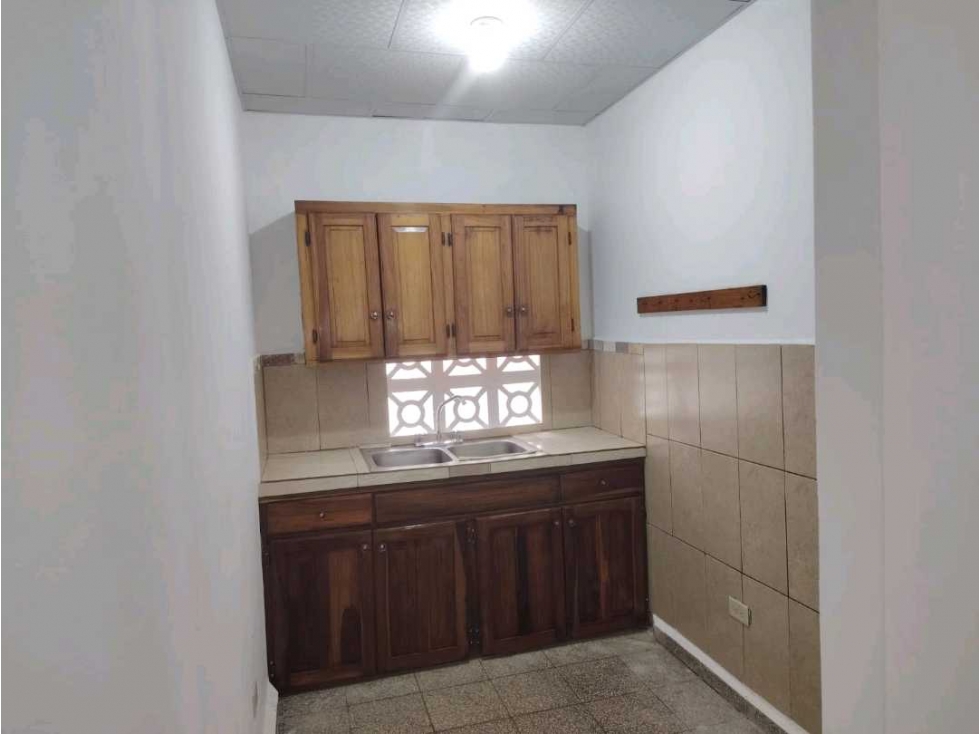 ALQUILO CASA EN DAVID, LAS LOMAS, CERCA DE LA VIA INTERAMERICANA - 6