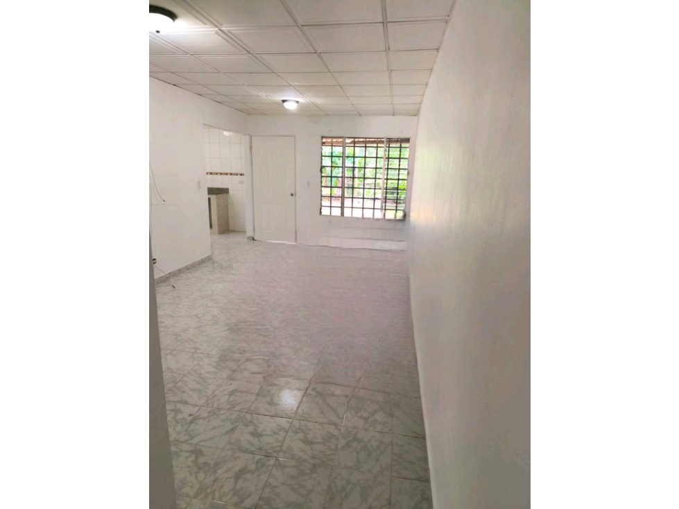 ALQUILER CASA EN DON BOSCO DE 231m2 CON 3RECAMARAS - 2