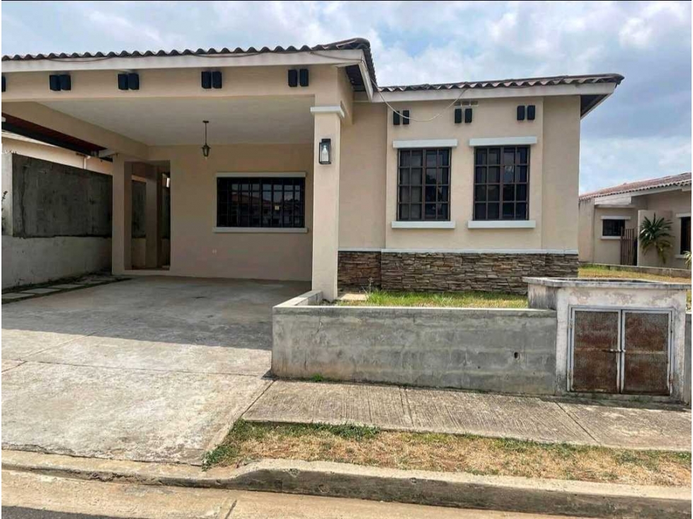ALQUILO CASA EN LA CHORRERA COSTA VERDE