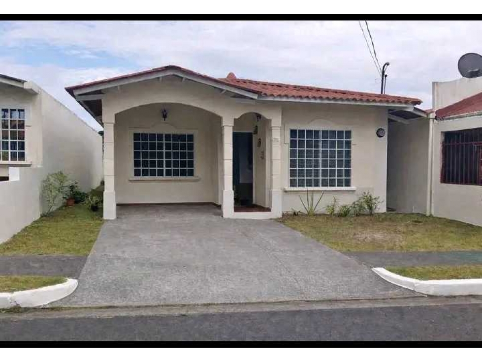 ALQUILO CASA EN LA CHORRERA MONTELIMAR