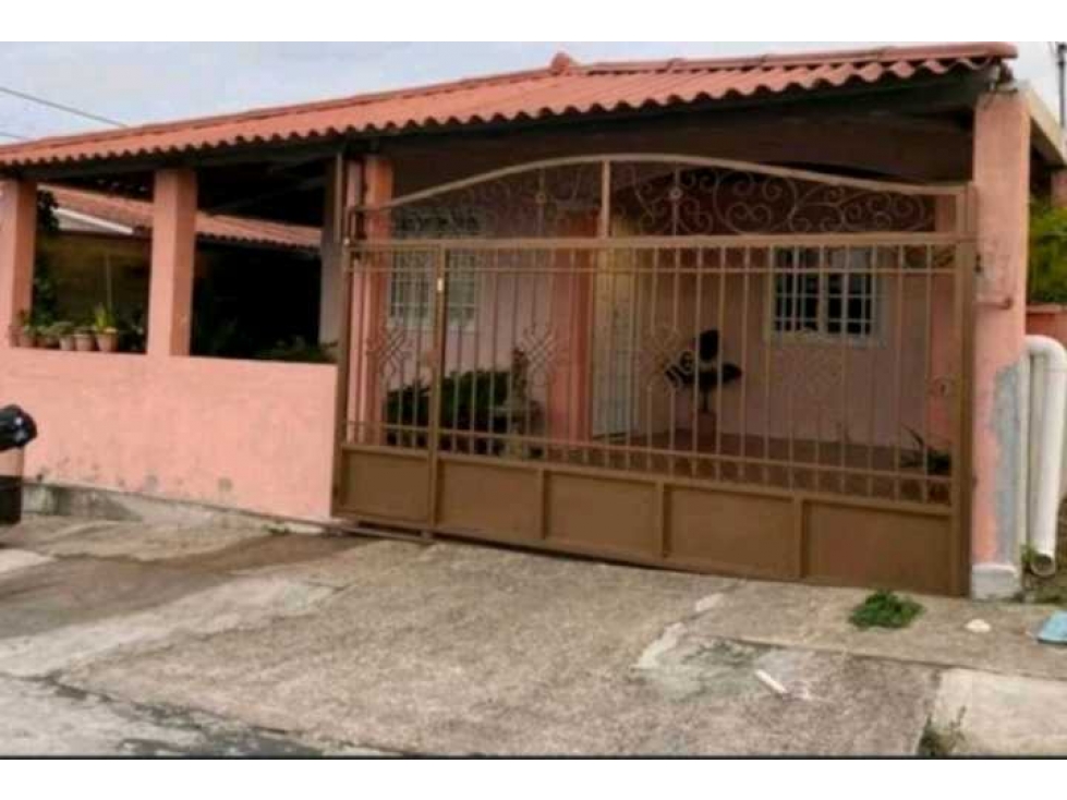 ALQUILO CASA EN PLAYA LEONA AMOBLADA