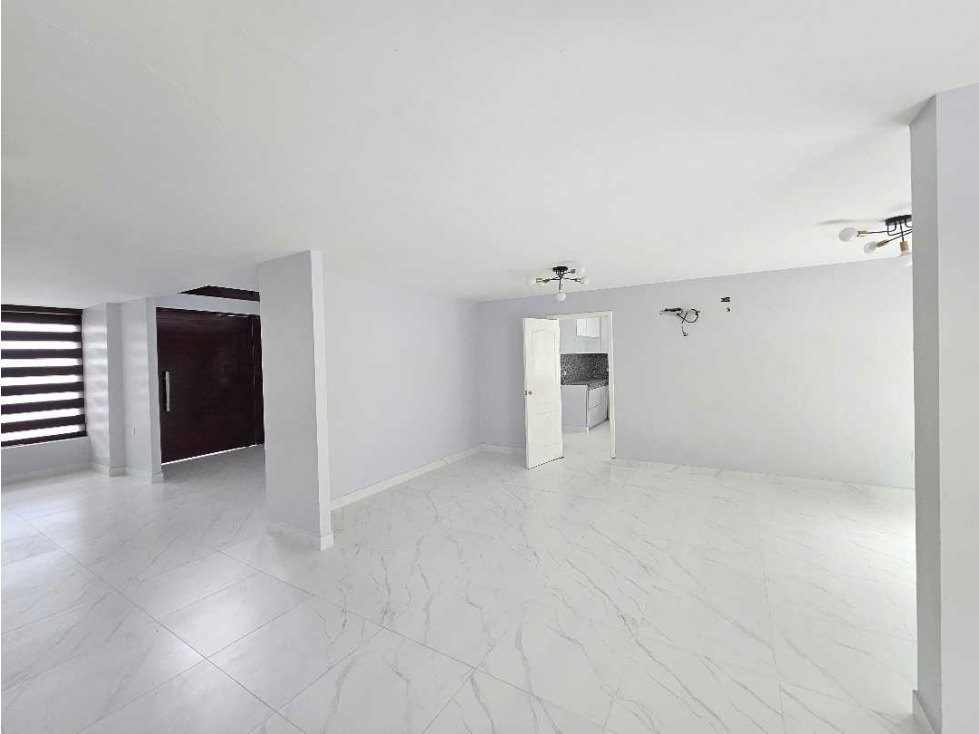 Casa en alquiler con 4 dormitorios en Ciudad del Sol, Manta — foto 4
