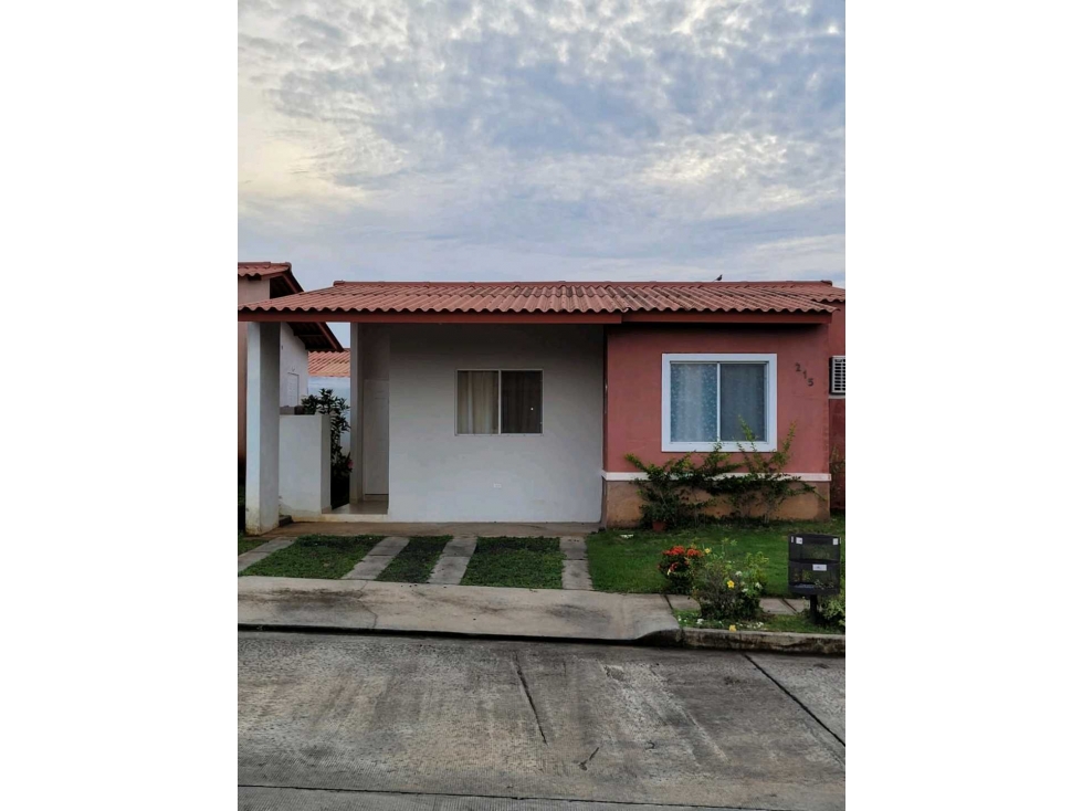 ALQUILO CASA LA CHORRERA LA ARBOLEDA PH LOS AVENANOS