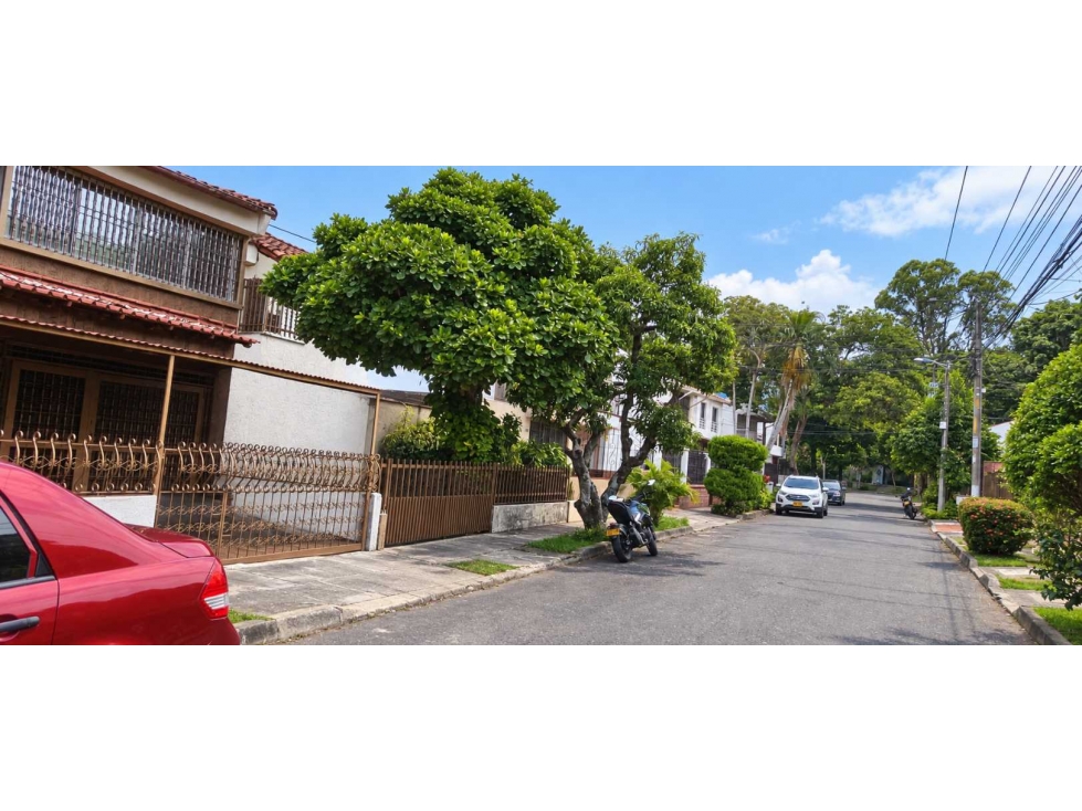 Alquilo casa segundo piso barrio camino real con garaje incluye servic — foto 2