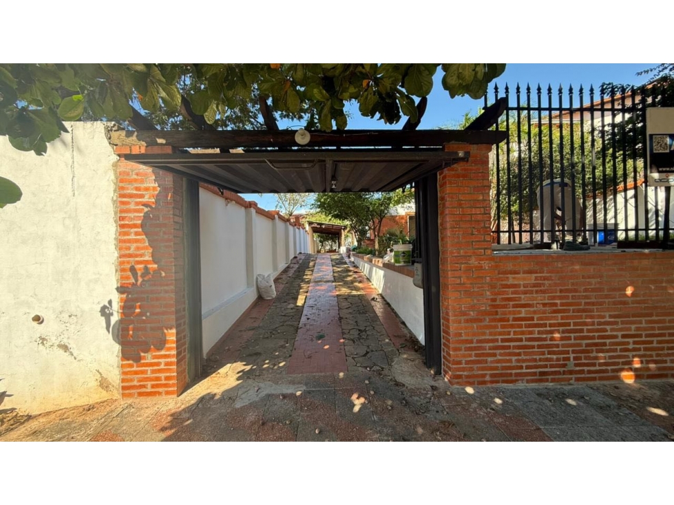 Alquilo Chalet en Barrio Nazareth zona CONDOR - 2