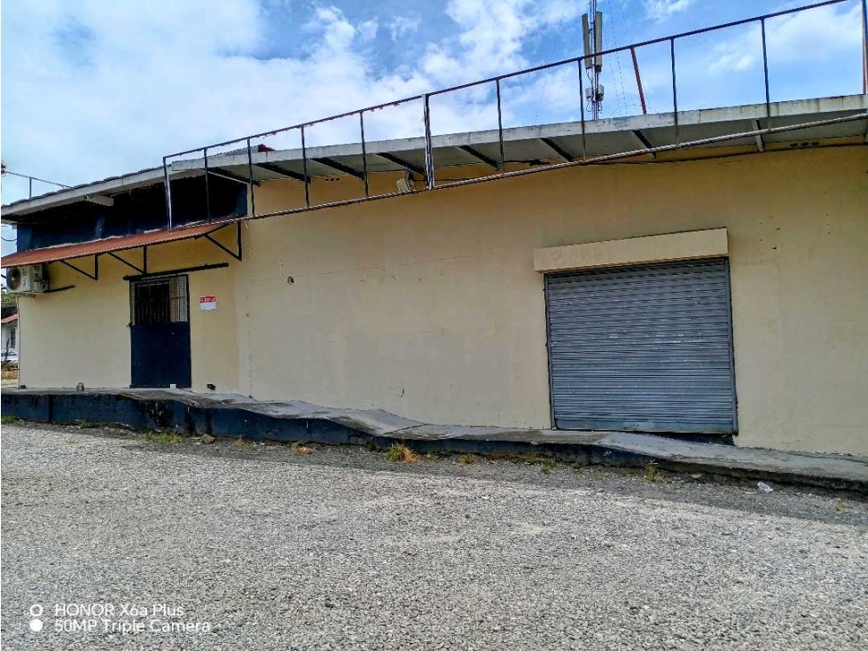 Alquilo céntrico local comercial en Bugaba! Amplio en zona comercial - 1