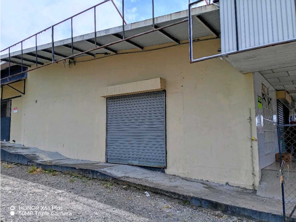 Alquilo céntrico local comercial en Bugaba! Amplio en zona comercial - 2