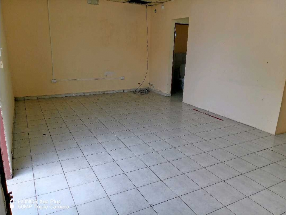 Alquilo céntrico local comercial en Bugaba! Amplio en zona comercial - 3