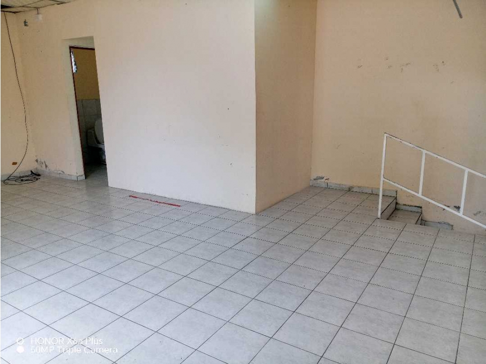 Alquilo céntrico local comercial en Bugaba! Amplio en zona comercial - 6