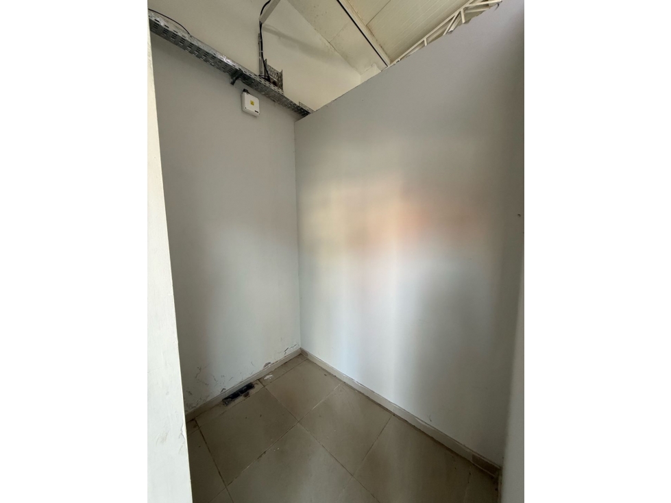 ALQUILO DEPOSITO DE 300 m2 EN FNDO ZONA SUR - 6