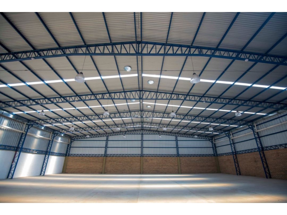 ALQUILO DEPOSITO DE 585 M2 EN SAN LORENZO - 1