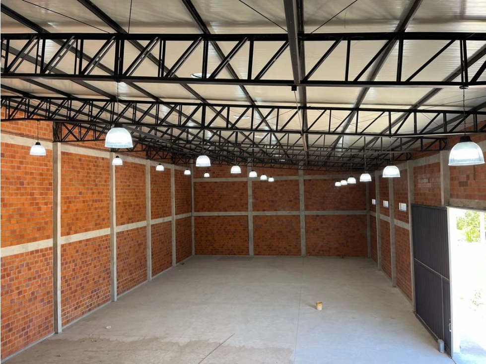ALQUILO DEPOSITO DE 610 m2 EN MRA - 1