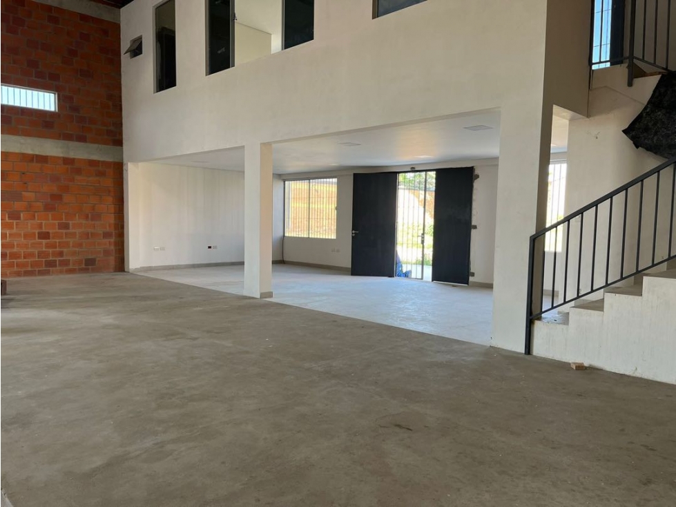 ALQUILO DEPOSITO DE 610 m2 EN MRA - 6