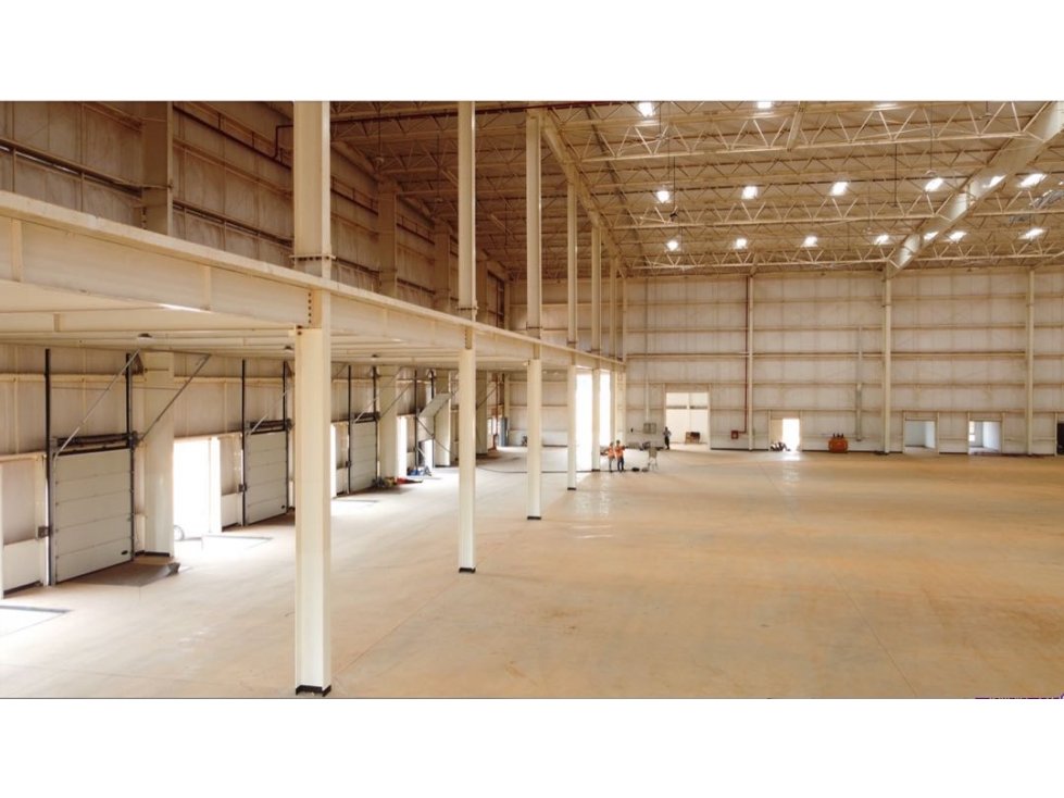 ALQUILO DEPÓSITO DE 2100 m2 EN GUARAMBARE - 4