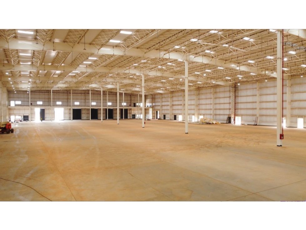 ALQUILO DEPÓSITO DE 2100 m2 EN GUARAMBARE - 5