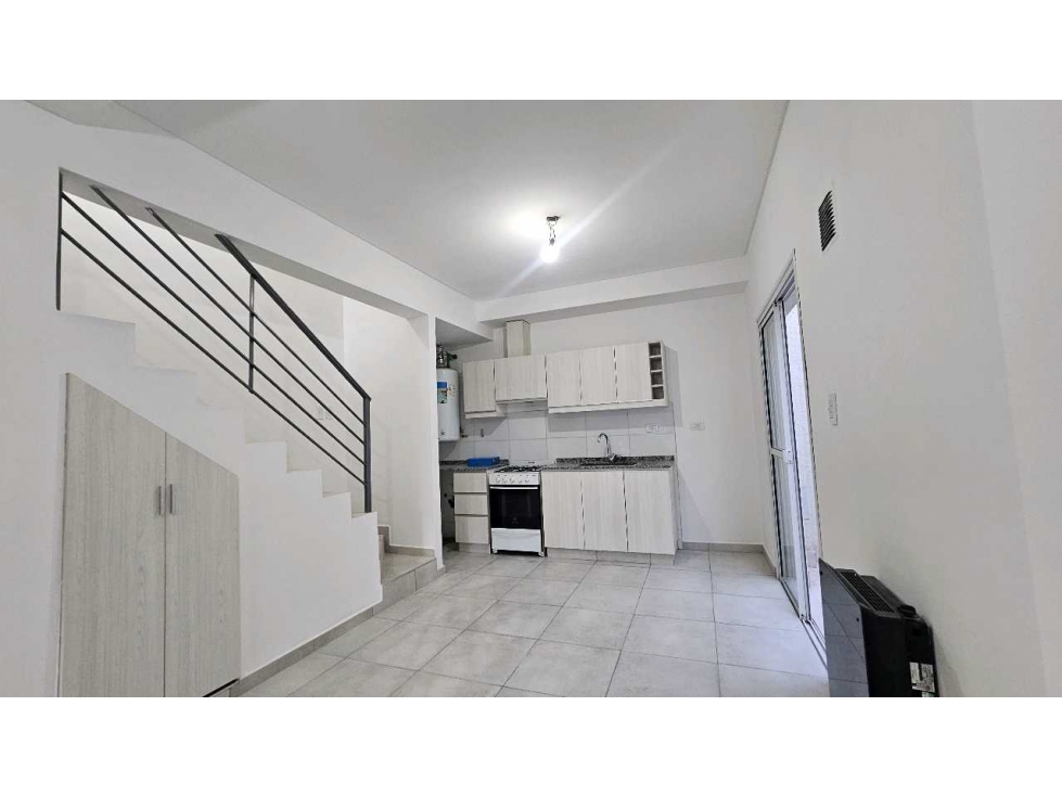 VENTA · DÚPLEX· 2 DORM · CON BALCÓN · R. VENETO