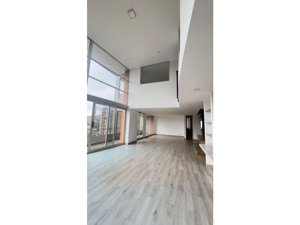 Alquilo duplex con vista cerca cc Tesoro