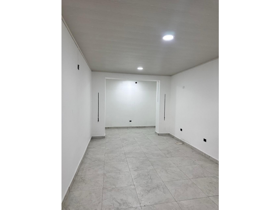 Alquilo Galera Llano bonito 1900 m 700 construida mas terreno ampl 2 g — foto 4