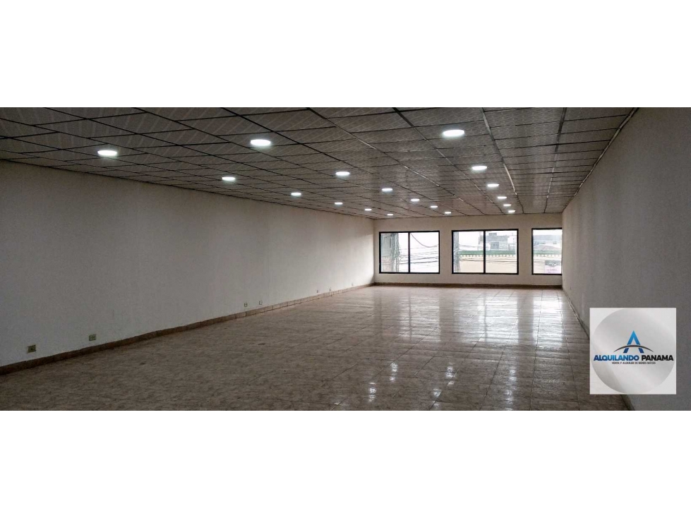 Alquilo gran local en zona comercial céntrica de David — foto 4