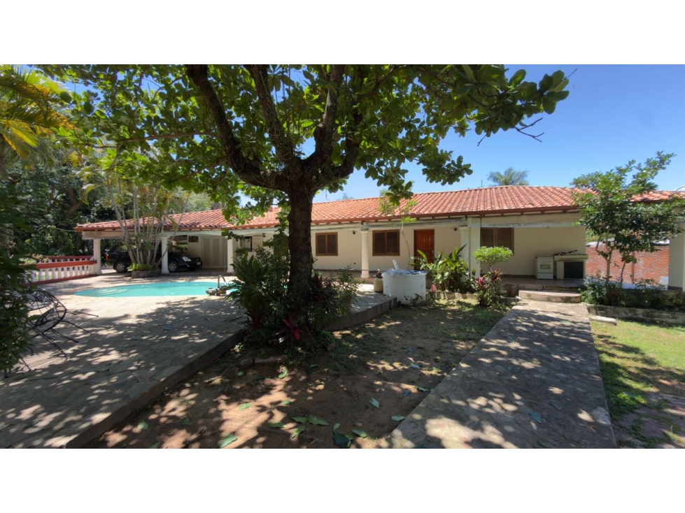 ALQUILO GRAN RESIDENCIA EN SANBERNARDINO SOBRE RUTA - 5