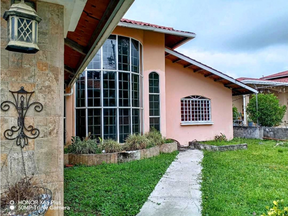 Vendo hermosa casa en El Francés, Boquete. Negociable!! — foto 4