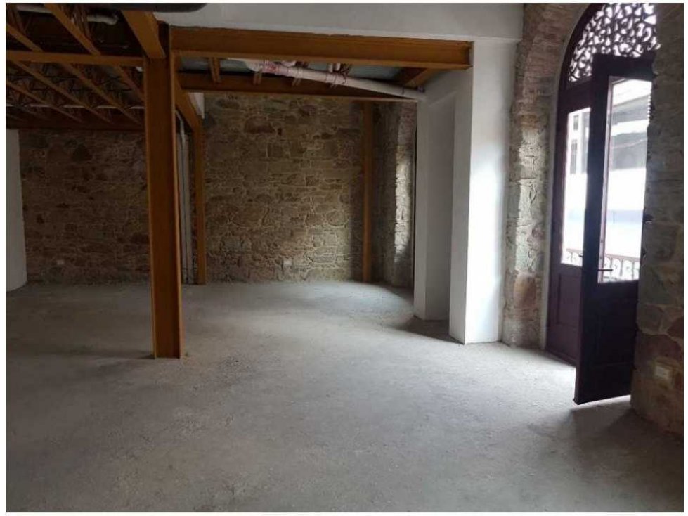 ALQUILO HERMOSO LOCAL COMERCIAL EN CASCO ANTIGUO A NIVEL DE CALLE — foto 3