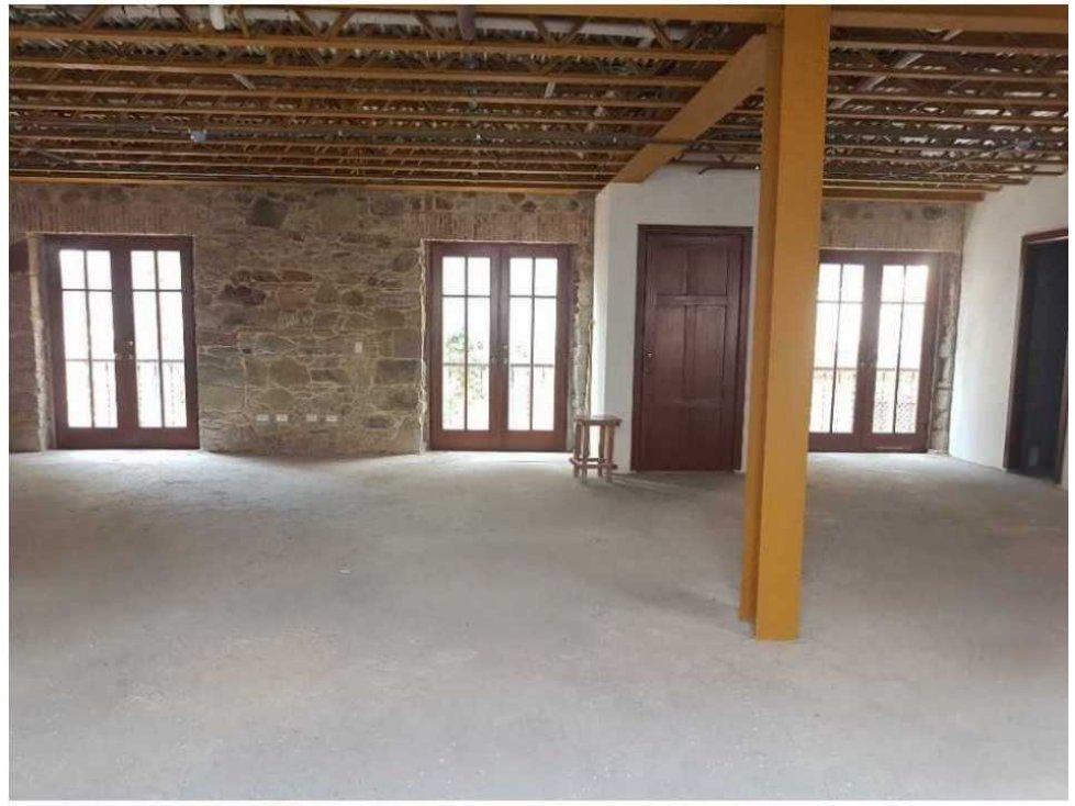 ALQUILO HERMOSO LOCAL COMERCIAL EN CASCO ANTIGUO A NIVEL DE CALLE — foto 6
