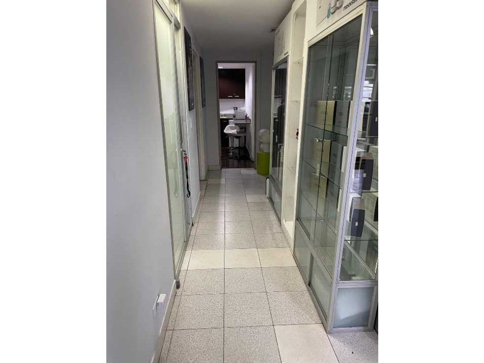 ALQUILO LINDA OFICINA/CONSULTORIO EN EL ROYAL CENTER, MARBELLA. — foto 5