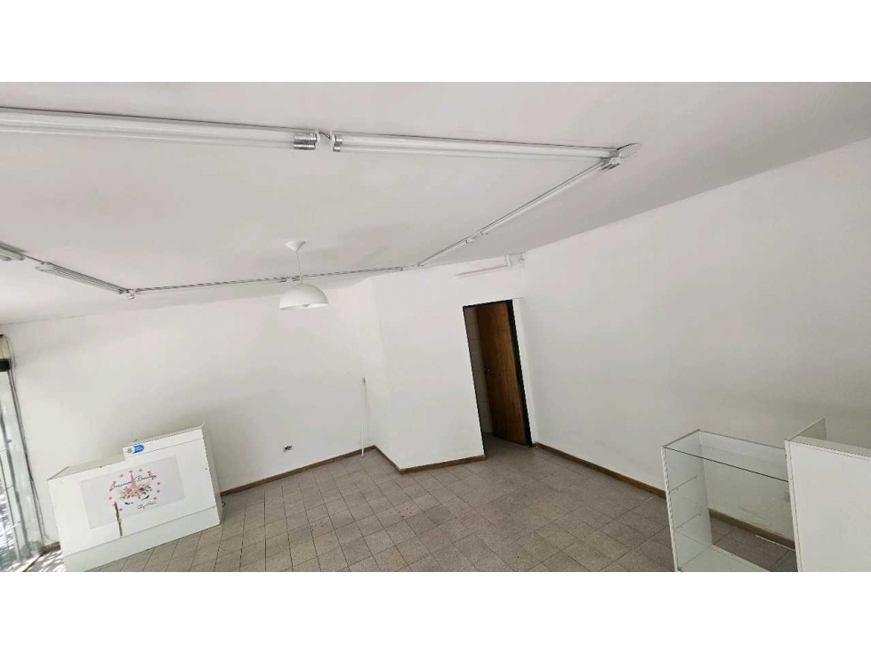 ALQUILO· LOCAL ·50M2 · ZONA LAS CAÑAS · DORREGO GUAYMALLEN - 4