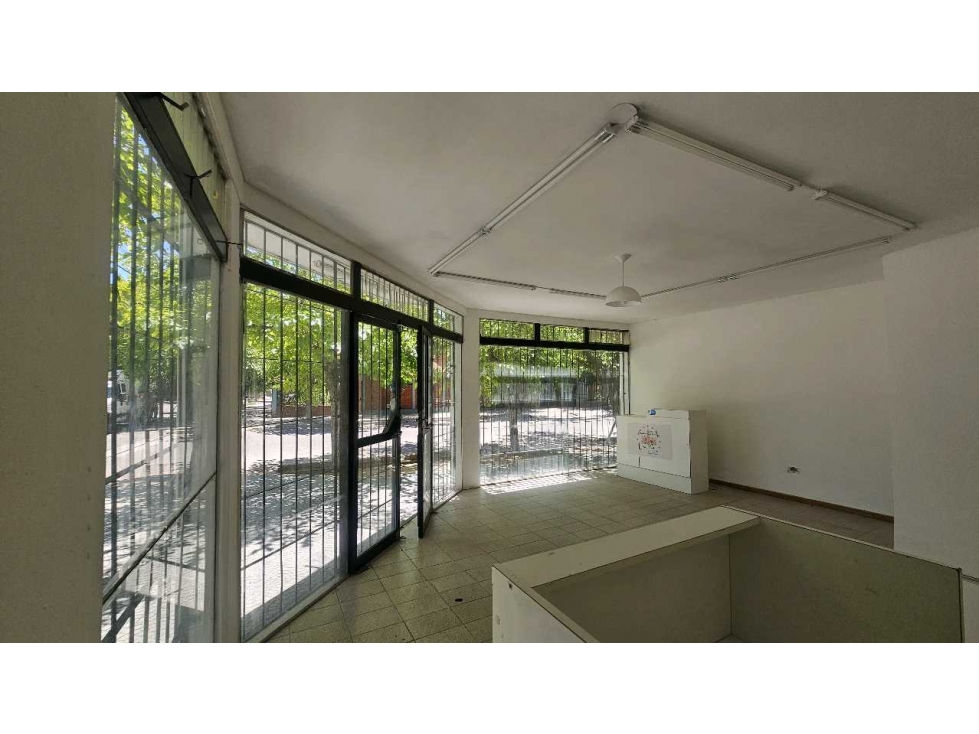 ALQUILO· LOCAL ·50M2 · ZONA LAS CAÑAS · DORREGO GUAYMALLEN - 3