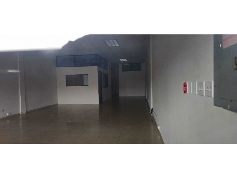 ALQUILO LOCAL 110 METROS EN DAVID - 4