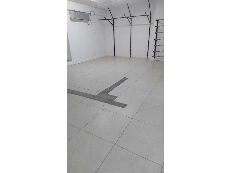 ALQUILO LOCAL A INICIO DE CALLE 50 125mt2