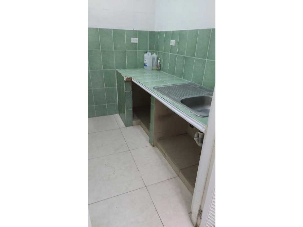 ALQUILO LOCAL A INICIO DE CALLE 50 125mt2 — foto 4