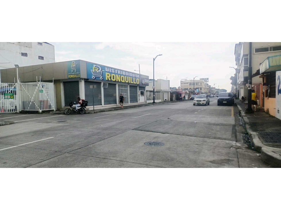 ALQUILO LOCAL COMERCIAL 7MA ETAPA DE LA ALBORADA — foto 4