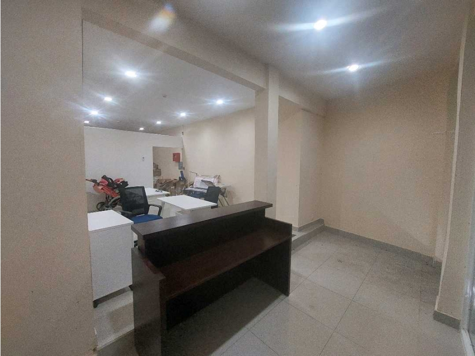 Alquilo local comercial Central de Chitre. - 2