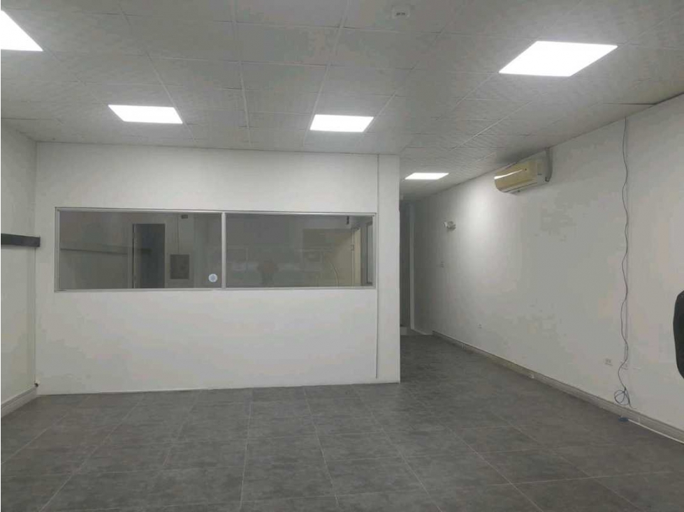 ALQUILO LOCAL COMERCIAL CENTRO LOSGÍSTICO PLANTA BAJA 165M2 VV - 5